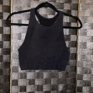 Black crop top seamless